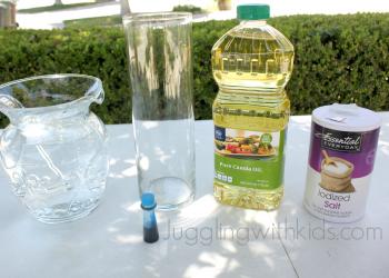 Oil Bubbles in Water Experiment – Juggling With Kids