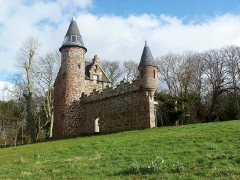 File:Knock Old Castle (geograph 5295948).jpg - Wikimedia Commons