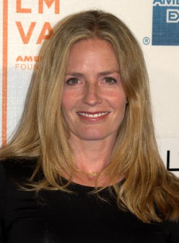 Elisabeth Shue 2018: Husband, tattoos, smoking & body measurements ...