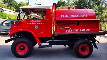 Hazelbrook Rural Fire Service old fire truck - YouTube