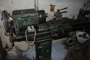 Old Metalworking Lathe Machine