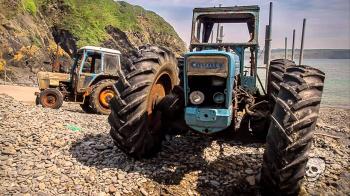 Abandoned tractors. Abandoned farm tractors. Old tractor abandoned ...