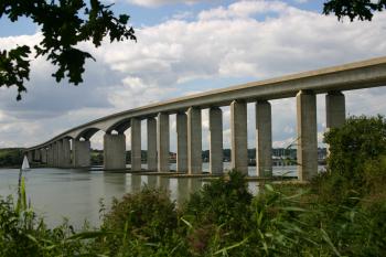 File:Orwell-Bridge.jpg - Wikimedia Commons
