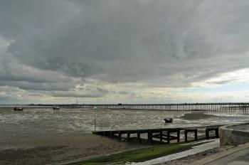 File:Low tide in Thames Estuary, Southend-on-Sea, England.JPG ...