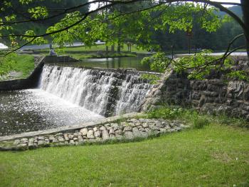 File:R B Winter State Park Dam.jpg - Wikimedia Commons