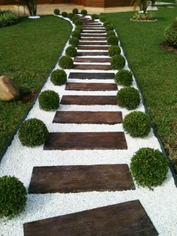 25 Fabulous Garden Path and Walkway Ideas | Wood ladder, Stone and Woods