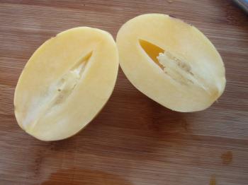 New Flora: What the heck is a Pepino Melon? - Flora Foodie