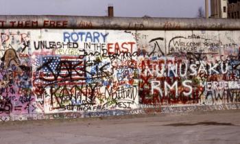 Graffiti Berlin Wall This Photographer's Collection Of Berlin Wall ...