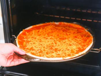3 Ways to Make Cheese Pizza - wikiHow