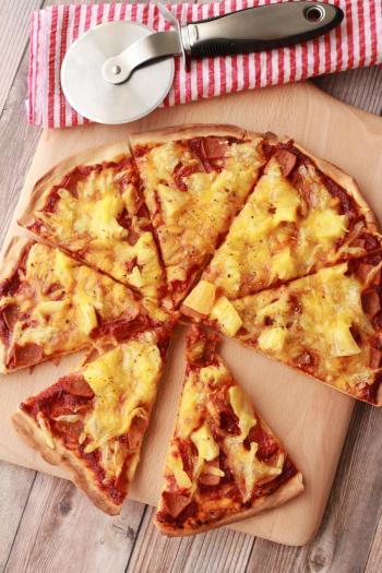 Thin-Crust Hawaiian Vegan Pizza - Loving It Vegan