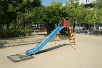 File:Playground slide of Himeji Otemae park.jpg - Wikimedia Commons