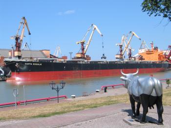 File:"Santa Rosalia" ship in Ventspils port.JPG - Wikimedia Commons