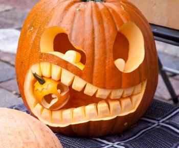 Pumpkin Carving Game | Teamwork Group Bonding Exercises