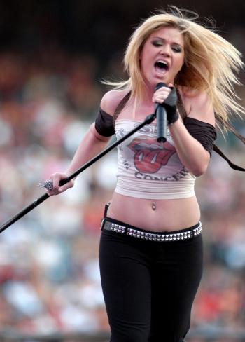 Kelly Clarkson Says She Contemplated Suicide When She Was 'Really ...