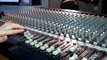 Radio 4k Sound DJ faders sliders move the fingers on the big sound ...