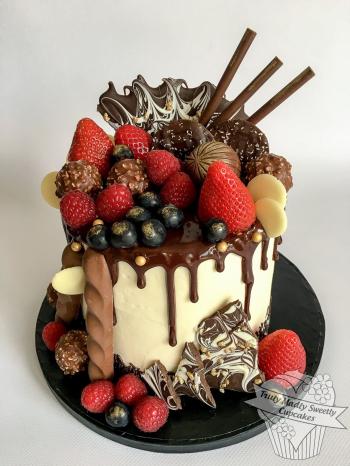 Summer Fruits and Dark Chocolate Drip Cake | Cakes | Pinterest ...