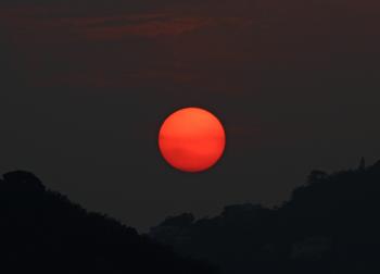 File:Red Sun.jpg - Wikimedia Commons