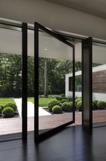 New Canaan Residence by Specht Harpman (love the big glass doors ...