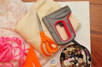 How to Make a Ribbon Memo Board! - Sippy Cup Mom