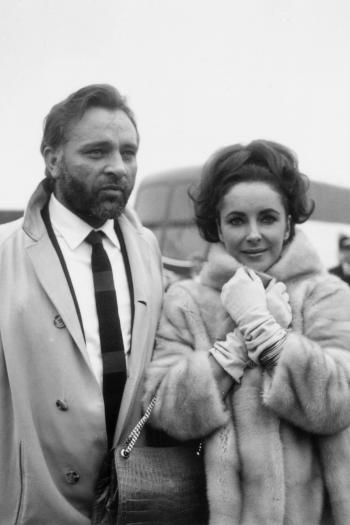 Elizabeth Taylor & Richard Burton's Relationship In Photos ...