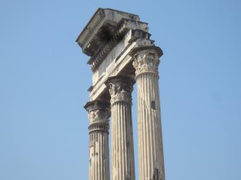 File:Ancient Roman Columns.jpg - Wikimedia Commons