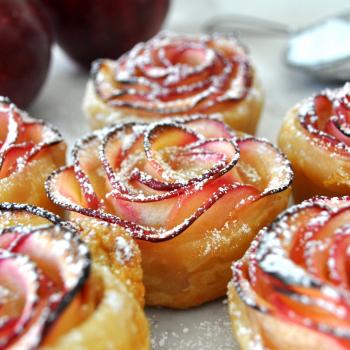 Impress your guests with this beautiful rose-shaped dessert made ...