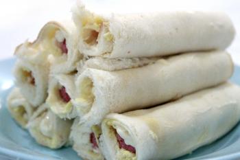 Cheesy Beef Sausage Rolls (Roti Gulung isi Sosis Keju) – kulinere