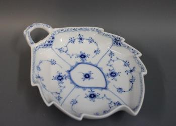 No. 357 Porcelain Cake Dish by Arnold King for Royal Copenhagen ...