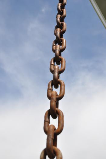 RAIN CHAINS REPLACE DOWNSPOUTS | DOVETAIL RAINGUTTER