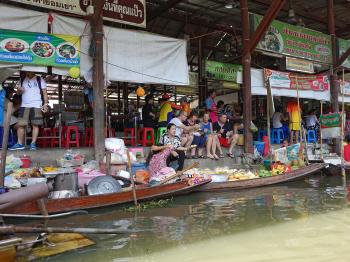 Saduak Floating Market