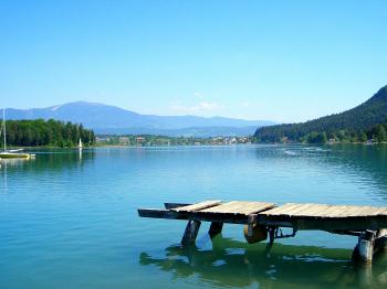 File:Faaker See - Blick nach Norden.jpg - Wikimedia Commons