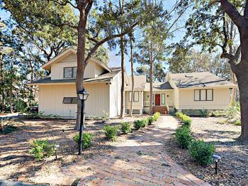 Serene in Shipyard Plantation ~ RA179358 | RedAwning