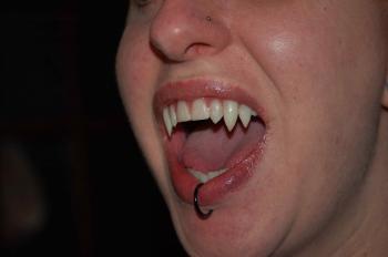 BUY HobbyFX Teeth & Fangs - CustomFangs.co.uk - HobbyFX.co.uk