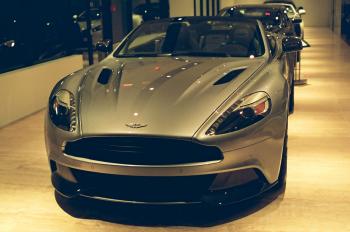 Silver Aston Martin, Front