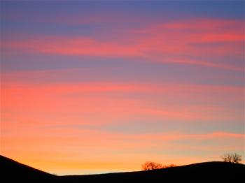 Rainbow-Hued Sky At Dawn | It's always changing…..