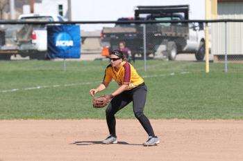 Calvin softball sweeps opening day competition | MLive.com