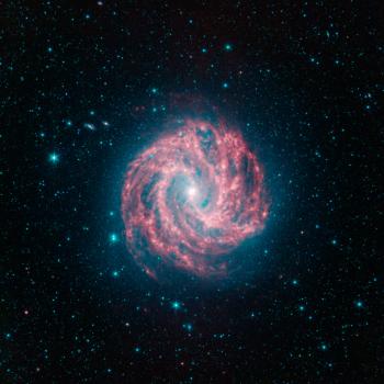 Nearby Spiral Galaxy Seen in the Infrared by Spitzer Space Telescope