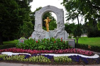 Photo: Johann Strauss's statue - Vienna - Austria