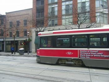 Streetcars near Jarvis and King, 2015 02 01 (2)
