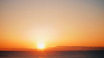 File:Sunrise over Lake Michigan.jpg - Wikimedia Commons