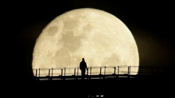How to watch the "supermoon" this weekend — Quartz