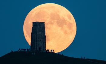 What's the Super Blue Blood Moon? The Rare Event Explained | Inverse