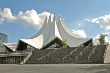 File:Tempodrom (Berlin) (6294624985).jpg - Wikimedia Commons