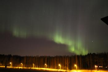 The 17.3. auroras were also green... and stronger than streetlights