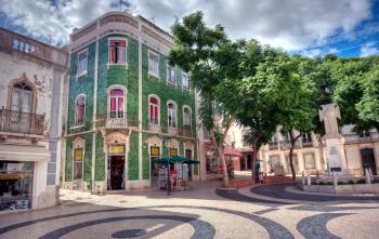 Town square / 3200 x 2024 / Other / Photography | MIRIADNA.COM