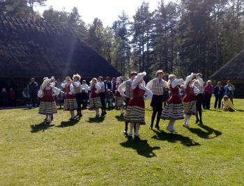 Traditional Dance, Tallin