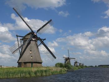 The Windmills of Kinderdijk | Distant Sojourns