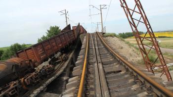 ⚡ Donbass War 2014: Donetsk - Collapsed Railway Bridge - YouTube
