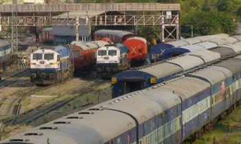 Indian Railways - Train Watching in Jaipur. - YouTube