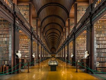 File:Long Room Interior, Trinity College Dublin, Ireland - Diliff ...